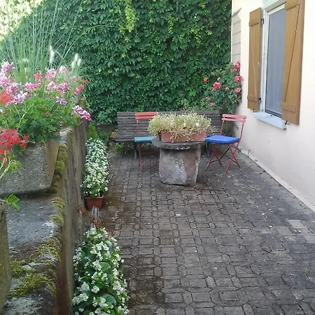 Chambres Et Table D'hotes Ferme Les Cigognes * Légéville et Bonfays