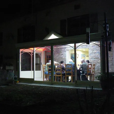 Chambres Et Table D'hotes Ferme Les Cigognes * Légéville et Bonfays
