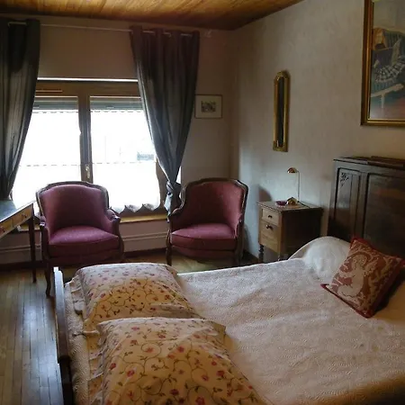 Chambres Et Table D'hotes Ferme Les Cigognes *