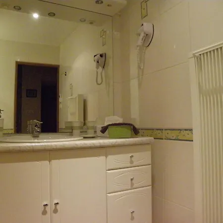 Chambres Et Table D'hotes Ferme Les Cigognes Bed & Breakfast *