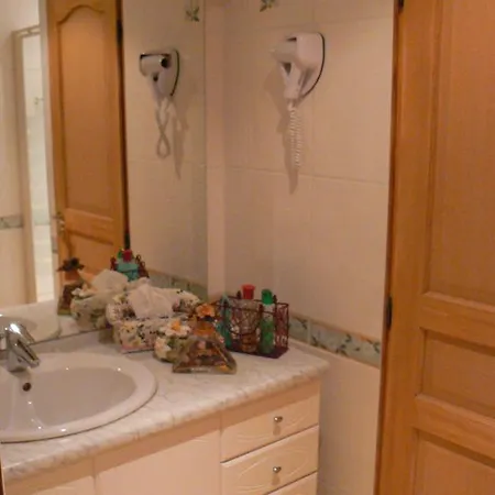 Chambres Et Table D'hotes Ferme Les Cigognes Bed & Breakfast Legeville et Bonfays