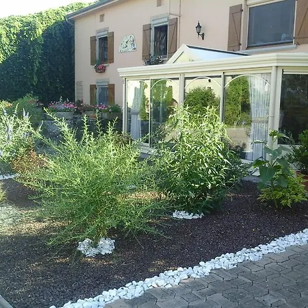 Chambres Et Table D'hotes Ferme Les Cigognes Bed & Breakfast *